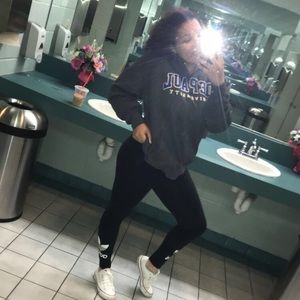 Meet your Posher, Amara